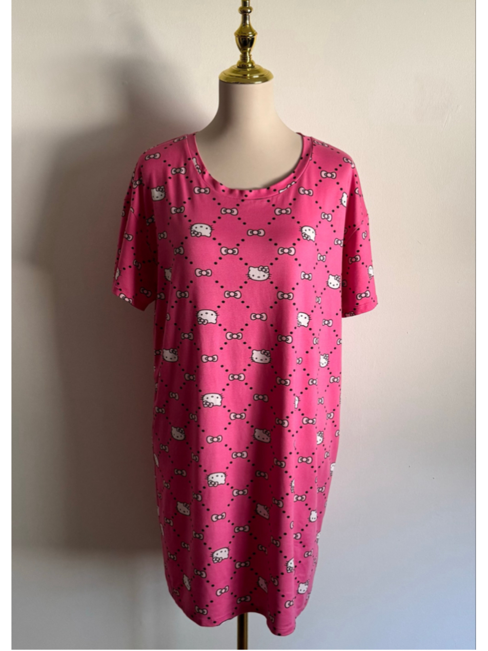 Women's Hello Kitty Pink White Nightshirt Size M